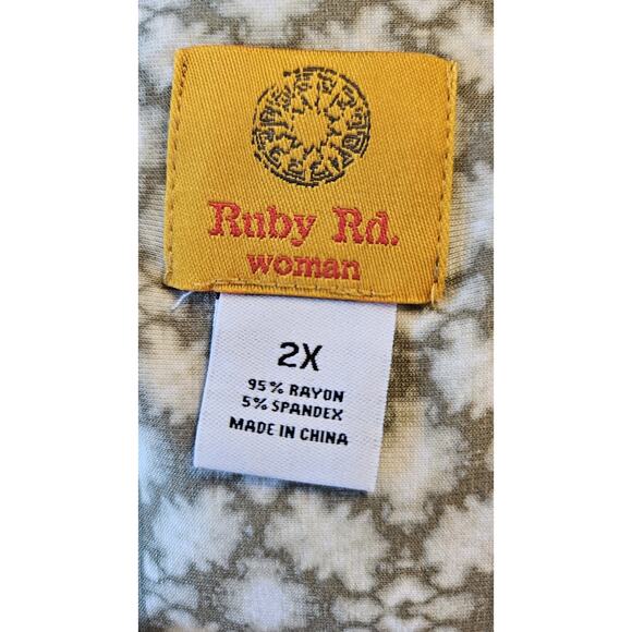 NWT Ruby Rd. Womens 2X Top Asymmetrical 3/4 Sleeves Stretch Keyhole Neck READ - Picture 8 of 13